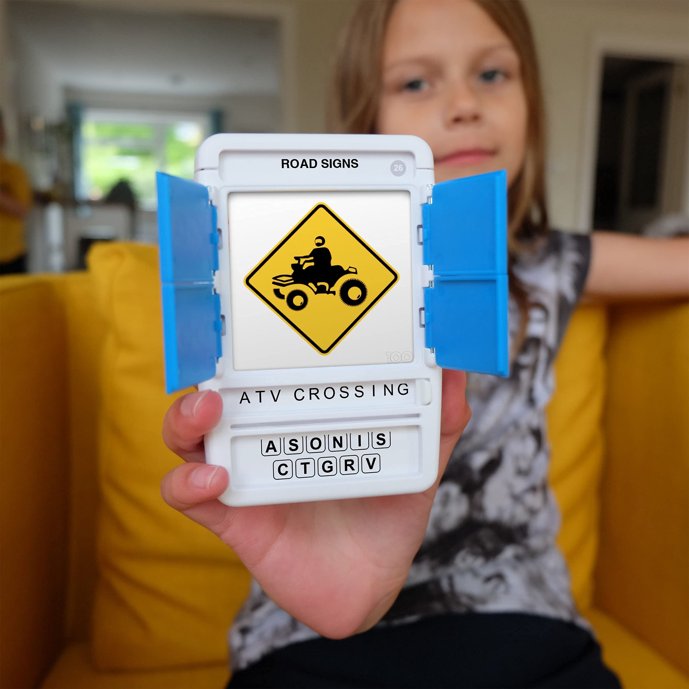 100 PICS US Road Signs Travel Game – Learn 100 Road Signs with Slide-Reveal Cards, Ages 6+