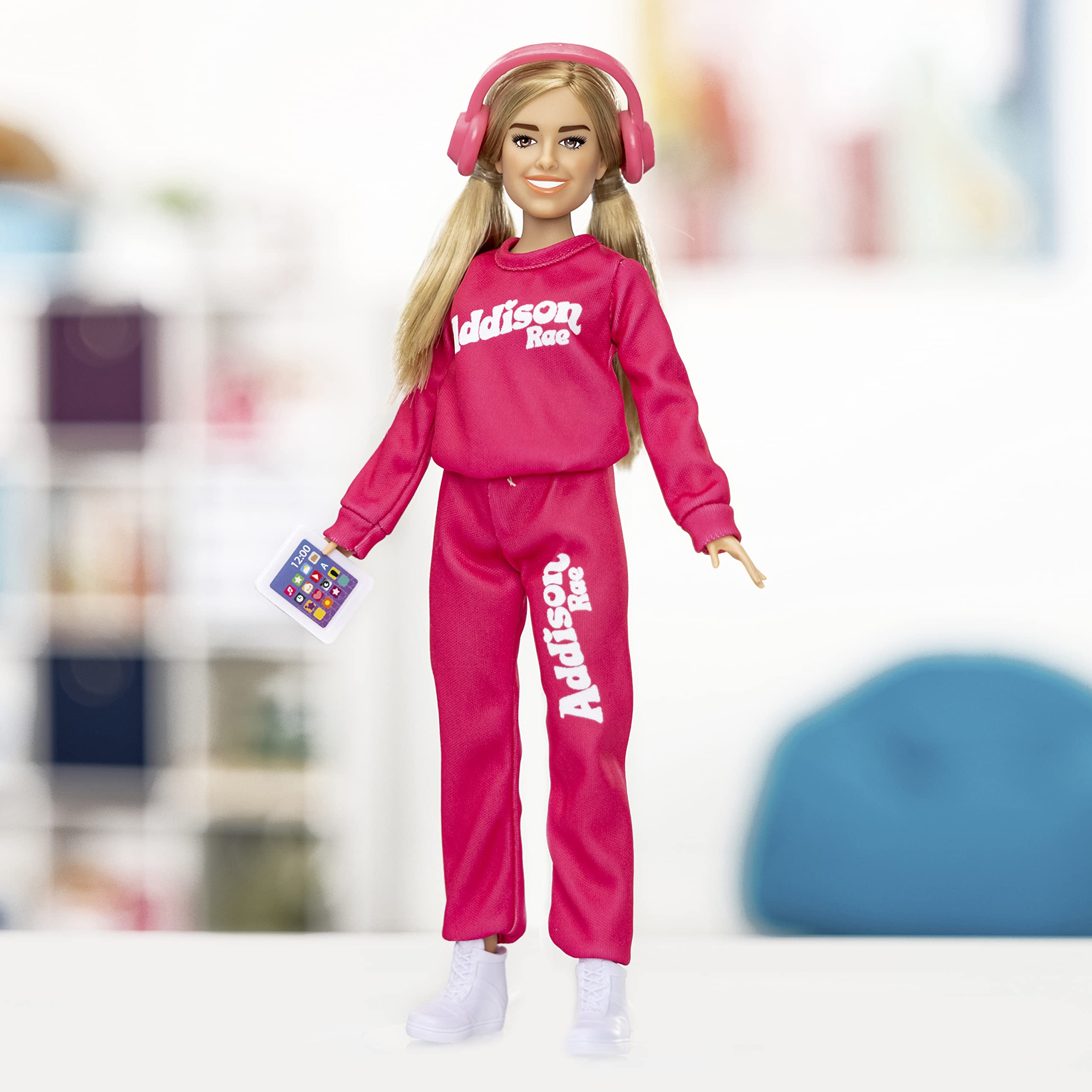 Addison Rae Fashion Doll – Comfy-Themed 11-Inch Doll with Headphones, Tablet & Sneakers