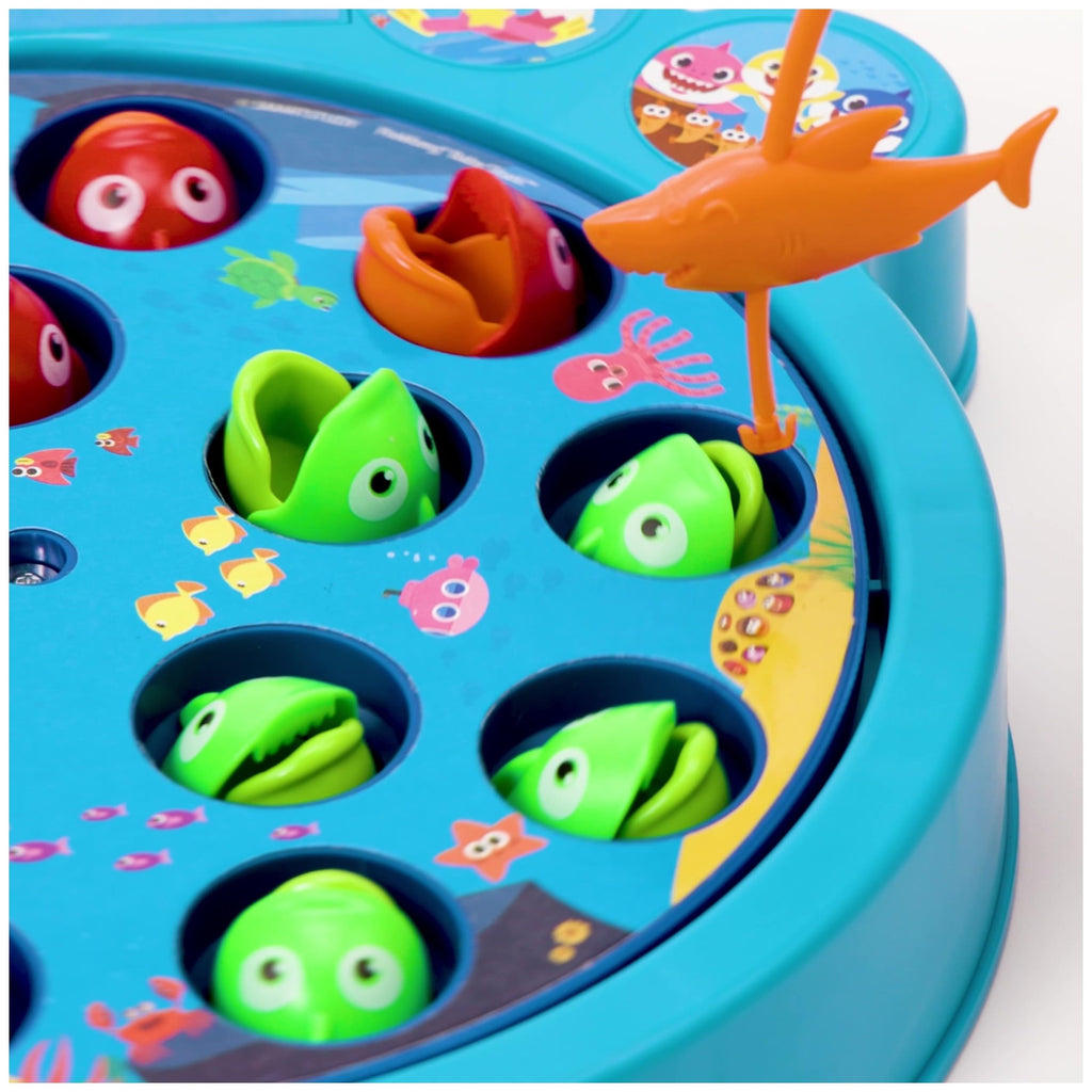 Baby Shark Let's Go Hunt Musical Fishing Game – Spin Master Preschool Board Game for 2-4 Players, Ages 4+