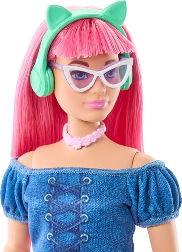 Barbie Mysteries: Beach Detectives Daisy Doll with Removable Outfit, Accessories, and Pet Kitten