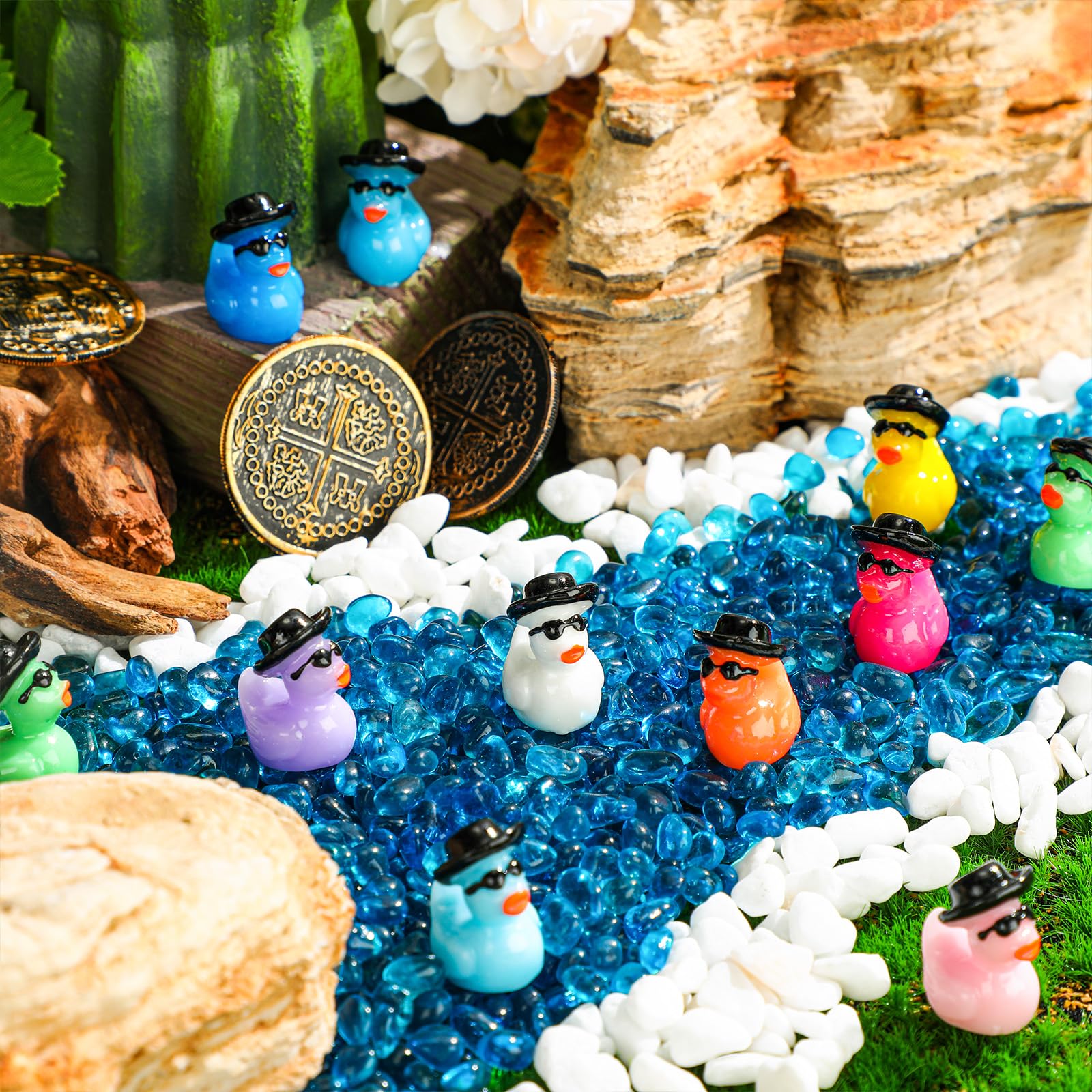 Barydat 150 Mini Resin Cowboy Ducks with Hats and Sunglasses – Bulk Tiny Duck Figures for Party Favors, DIY Crafts, and Dollhouse Decor