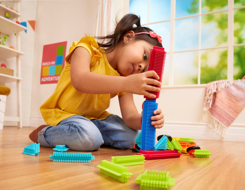 Battat Bristle Blocks Basic Builder Box – 36-Piece Interlocking Building Set with Wheels for Toddlers Age 2+
