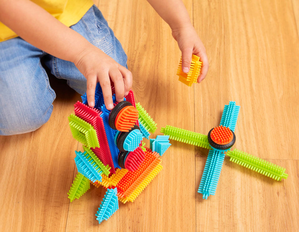 Battat Bristle Blocks Basic Builder Box – 36-Piece Interlocking Building Set with Wheels for Toddlers Age 2+