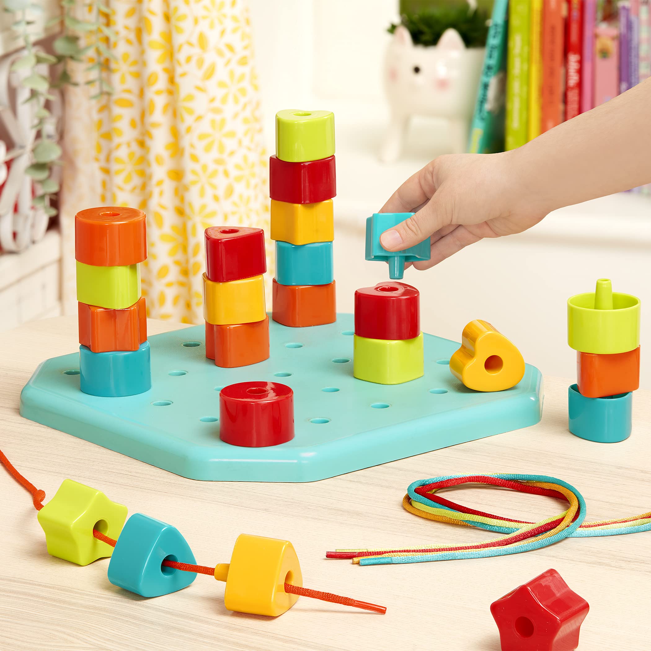 Battat Count & Match Pegboard – 25 Colored Pegs and 5 Cords for Stacking and Lacing