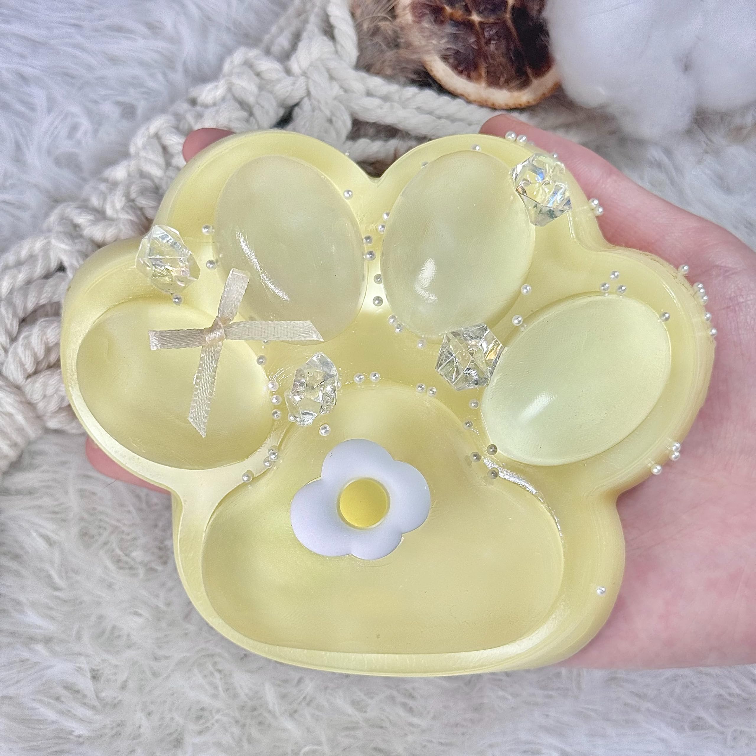 Big Taba Squishy Cat Paw – 5-Inch Yellow Squeeze Toy for Stress Relief & Fidgeting