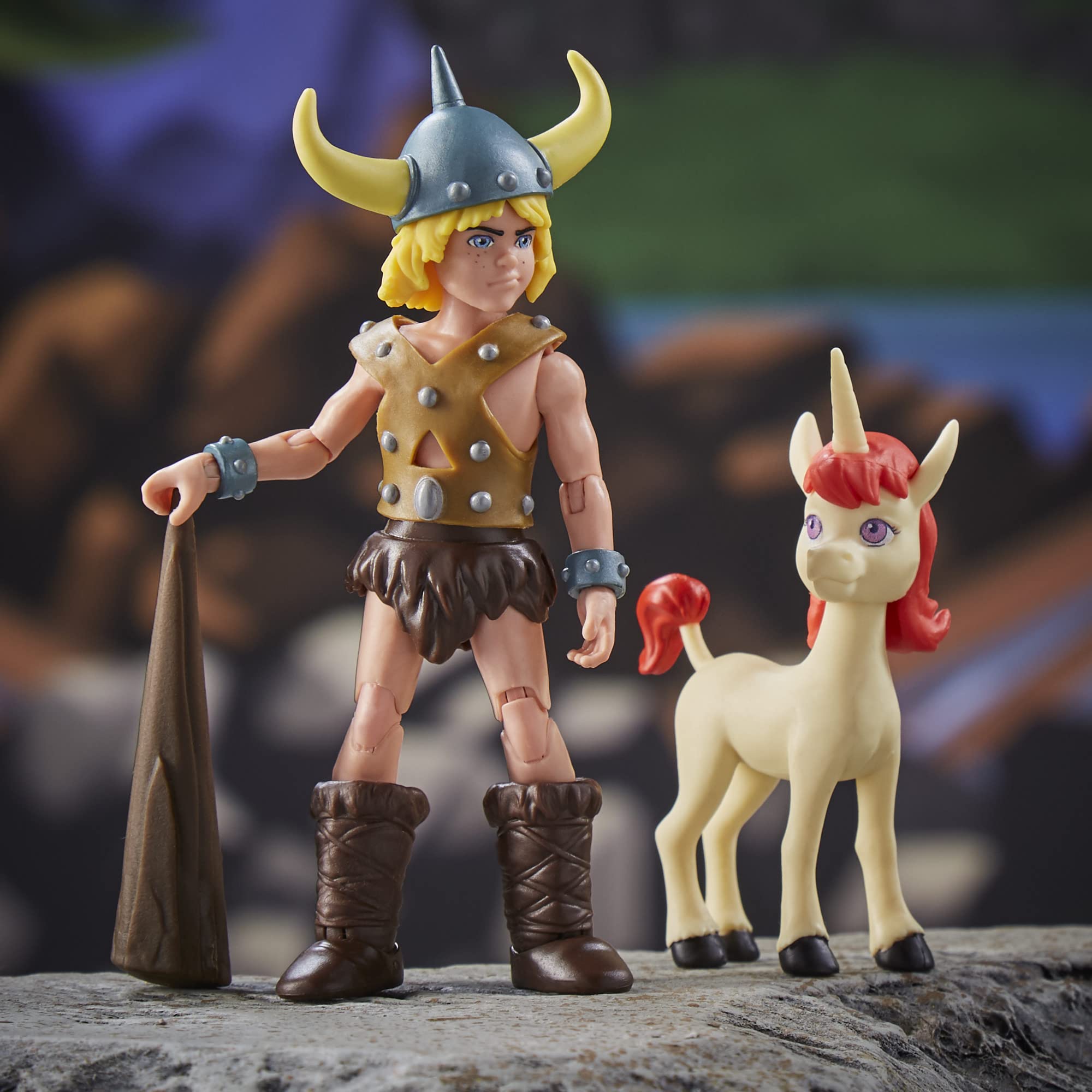 Bobby & Uni 2-Pack Action Figures – Dungeons & Dragons Cartoon Classics 6-Inch Scale with Exclusive d12 Die
