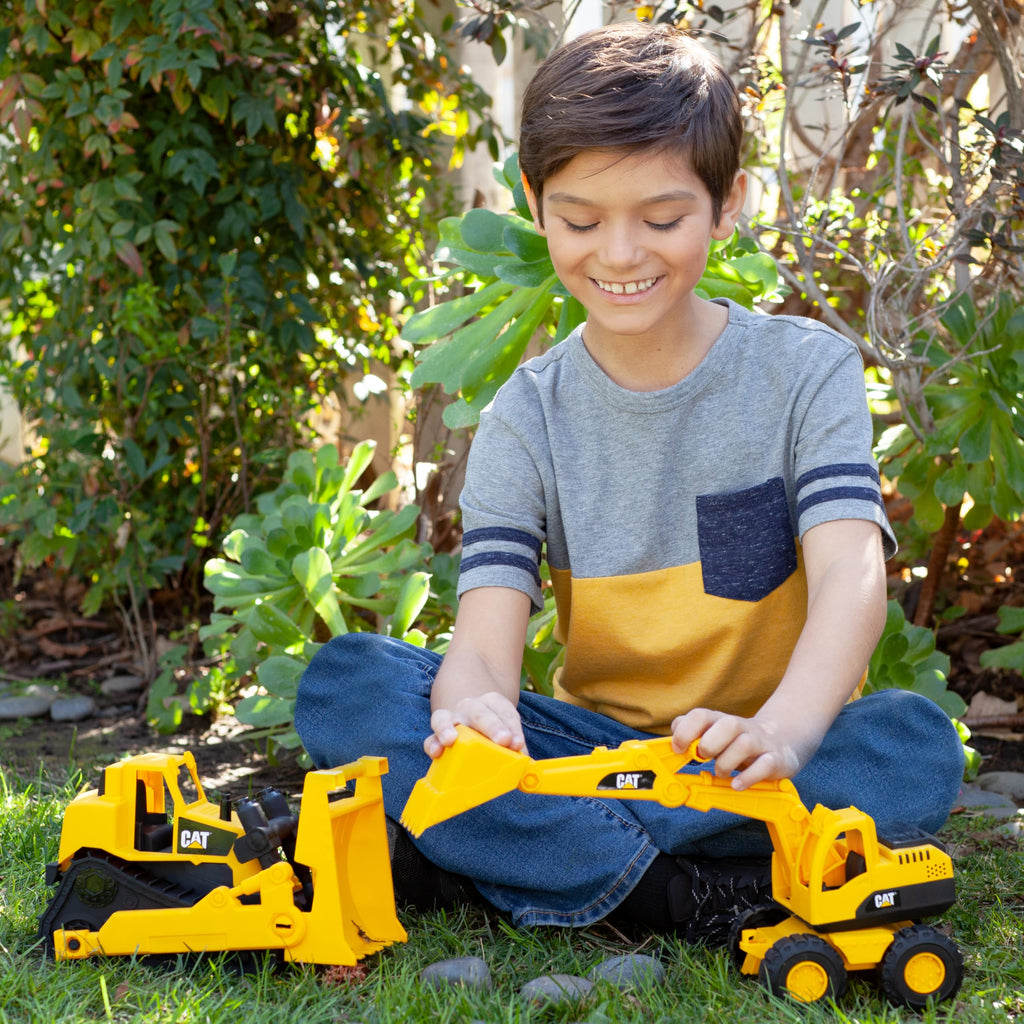 Cat Construction Fleet 10" Excavator Toy – Heavy-Duty Plastic, Working Boom & Free-Rolling Wheels for Toddlers Ages 2+