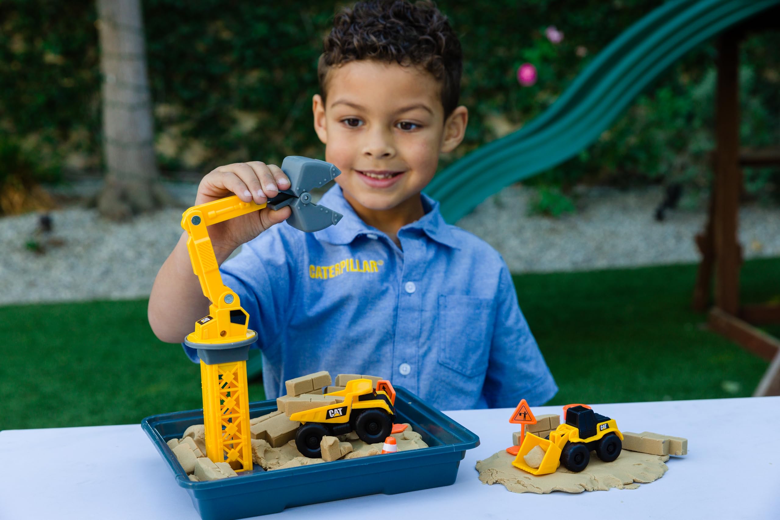 CAT Dig N' Build Dirt Playset – 12 oz Moldable Dirt, Crane, Vehicles, Molds & Tray, Ages 3+