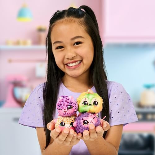 Cookeez Makery Yum Yumz Twin Pack – 2 Scented Surprise Plush Pets in a Customizable Ice Cream Cone