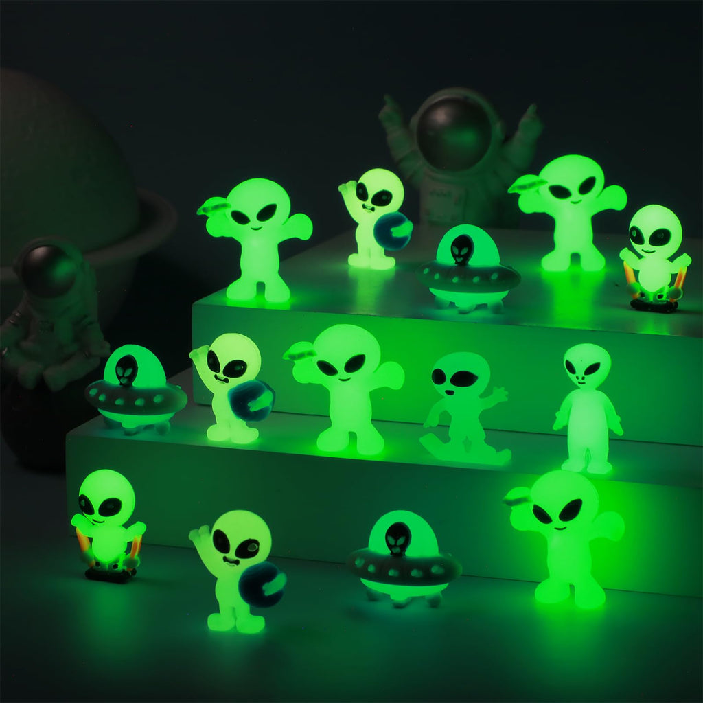 CroBlissful 25-Piece Glowing Alien Figures – 6 Styles for Halloween, Piñata Fillers & Pranks