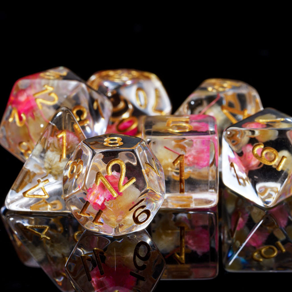 Cusdie 7-Die DND Dice Set with Real Flower Filling – Rose/White with Golden Numbers