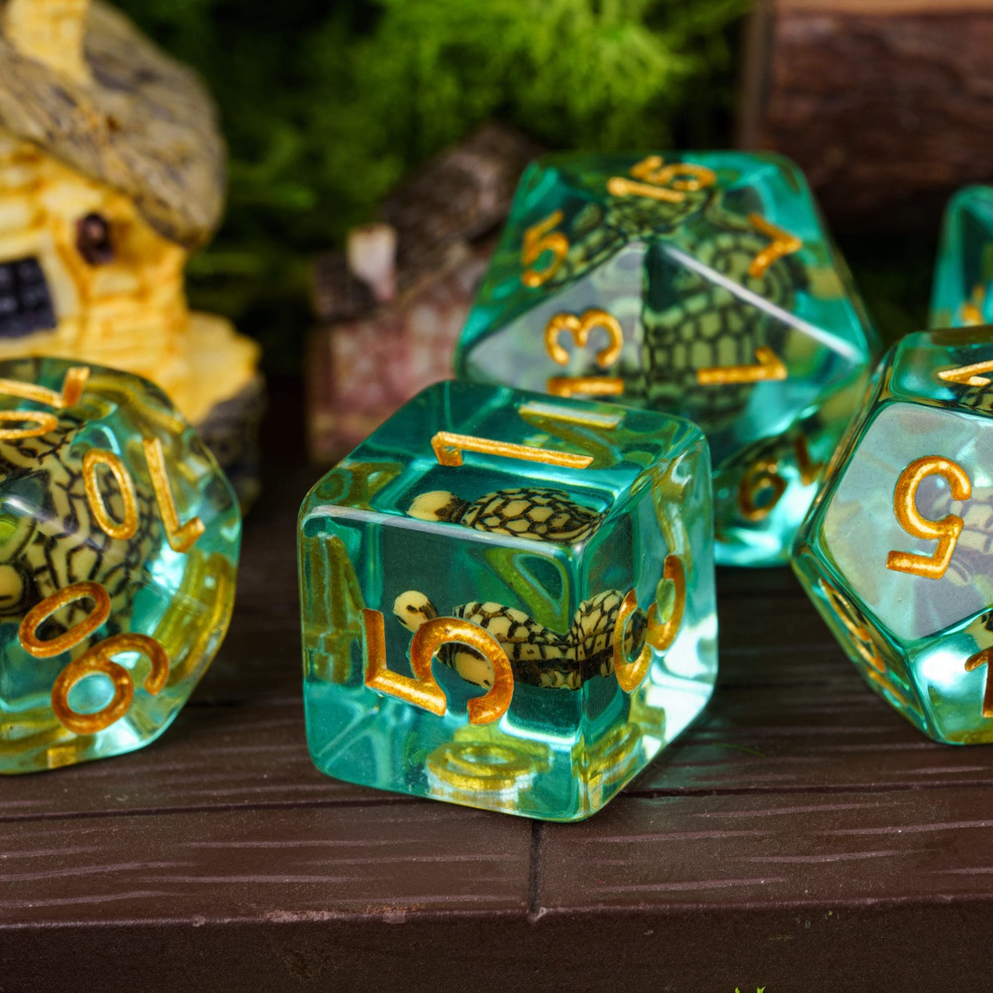 Cusdie Brown Turtle DND Dice Set – 7 Polyhedral Dice with Animal Inside