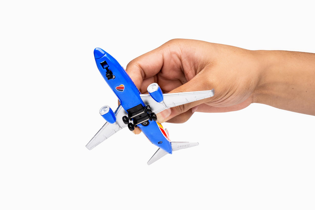Daron Southwest Airlines Die-Cast Metal Toy Airplane – 5.75-Inch Model with Rolling Wheels for Kids 3+