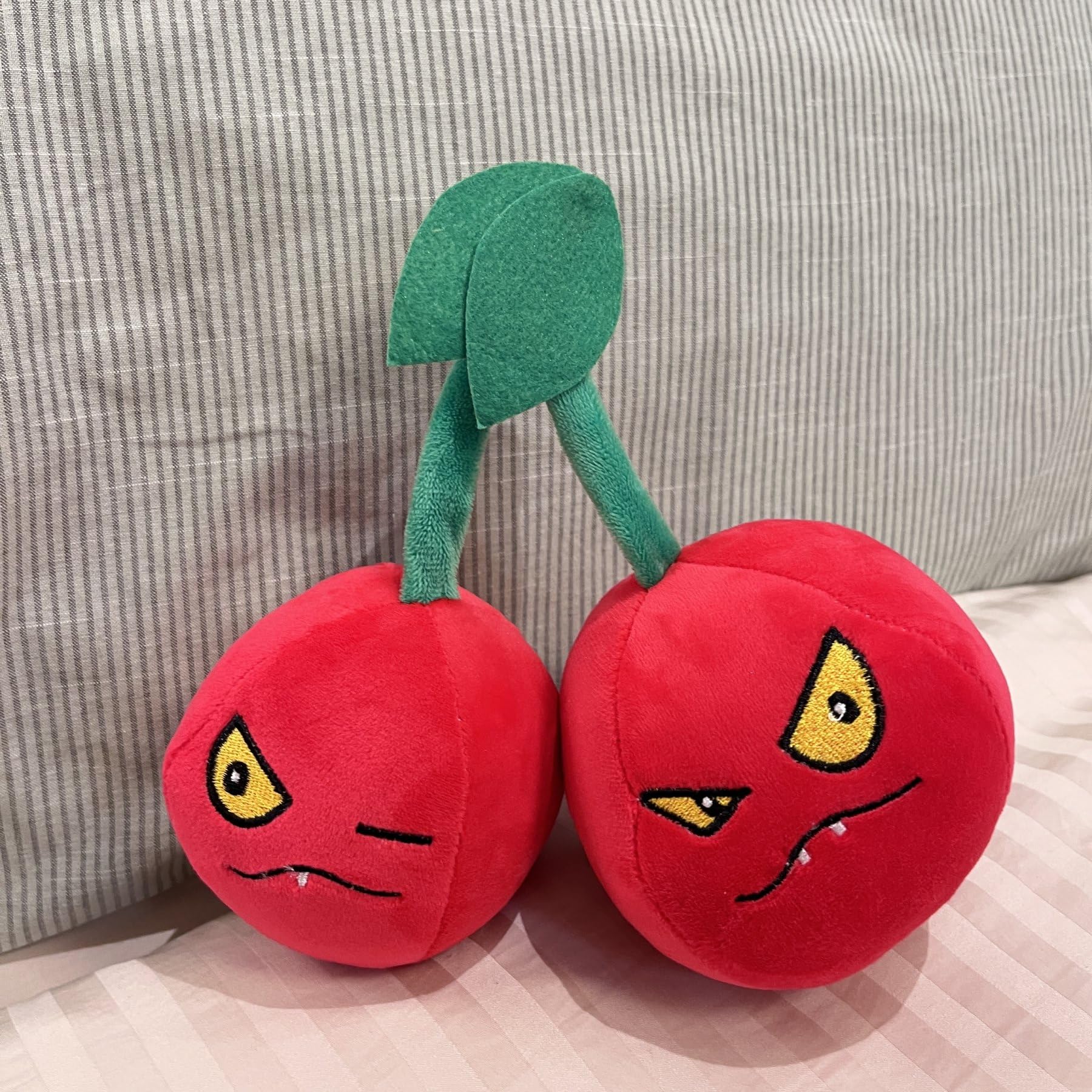 Dyharnsty Plants vs Zombies Cherry Bomb Plush Toy – 8-Inch Soft PVZ Figure with PP Cotton Fill