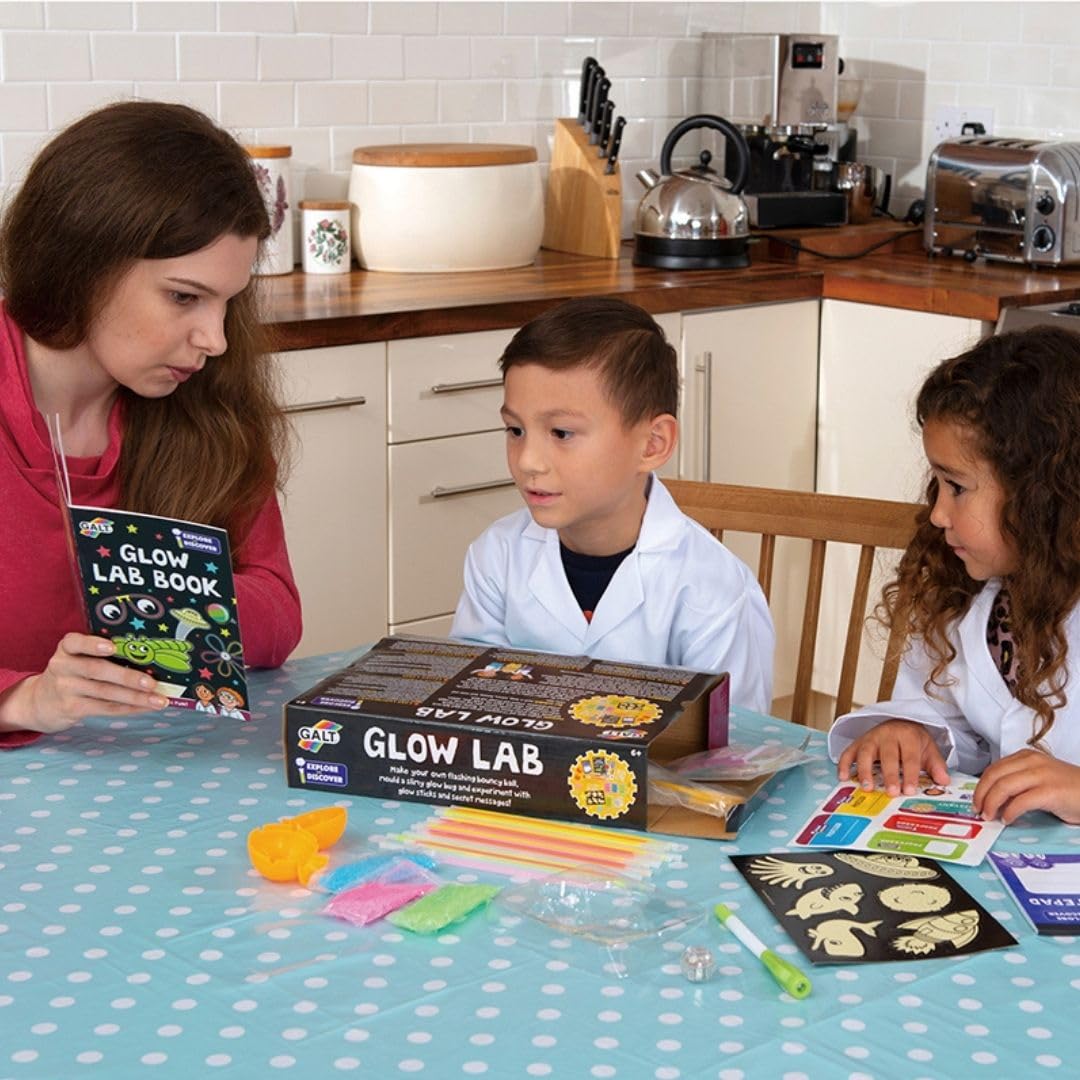 Galt Glow Lab Science Kit for Kids – 11 Glow Experiments, Ages 6+