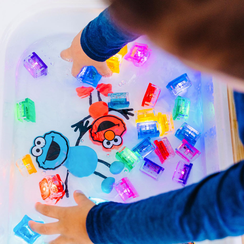 Glo Pals Cookie Monster Bath Toy – 6 Reusable Water-Activated Cubes That Glow Blue