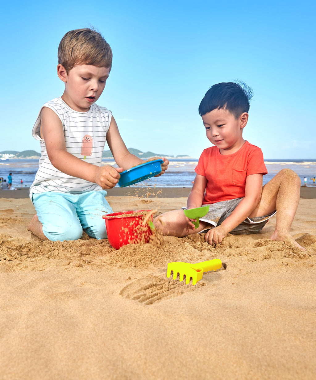 Hape Beach Basics Sand Toy Set – Bucket, Sifter, Rake, and Shovel for Toddlers 18M+