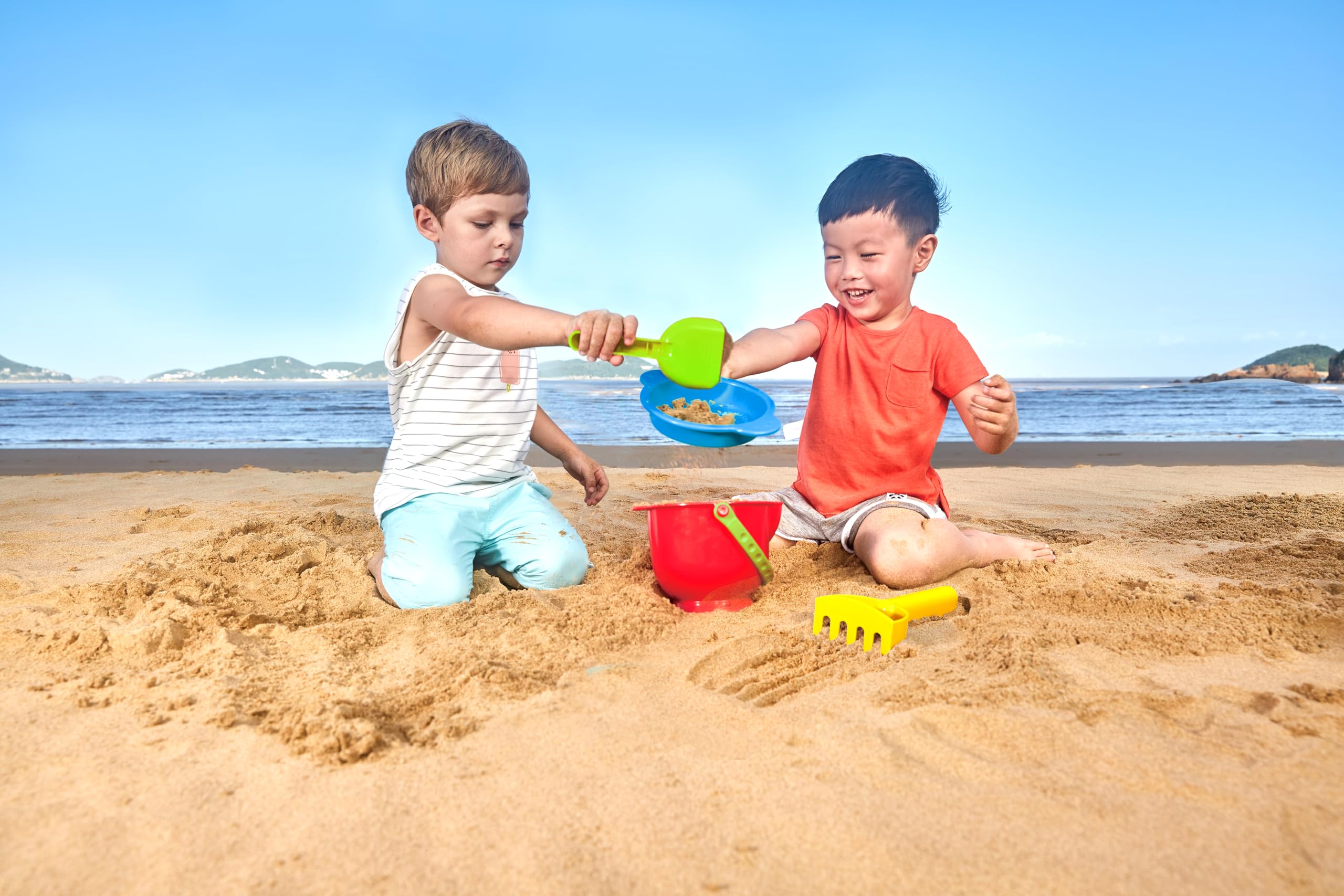 Hape Beach Basics Sand Toy Set – Bucket, Sifter, Rake, and Shovel for Toddlers 18M+