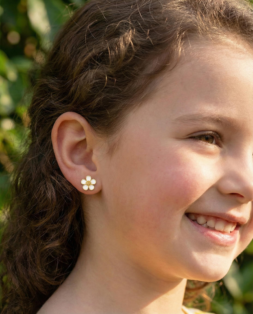 HGDEER Hypoallergenic Flower Daisy Earrings for Girls - Gold or Silver Plated Cubic Zirconia Studs with Quote Card & Gift Pouch