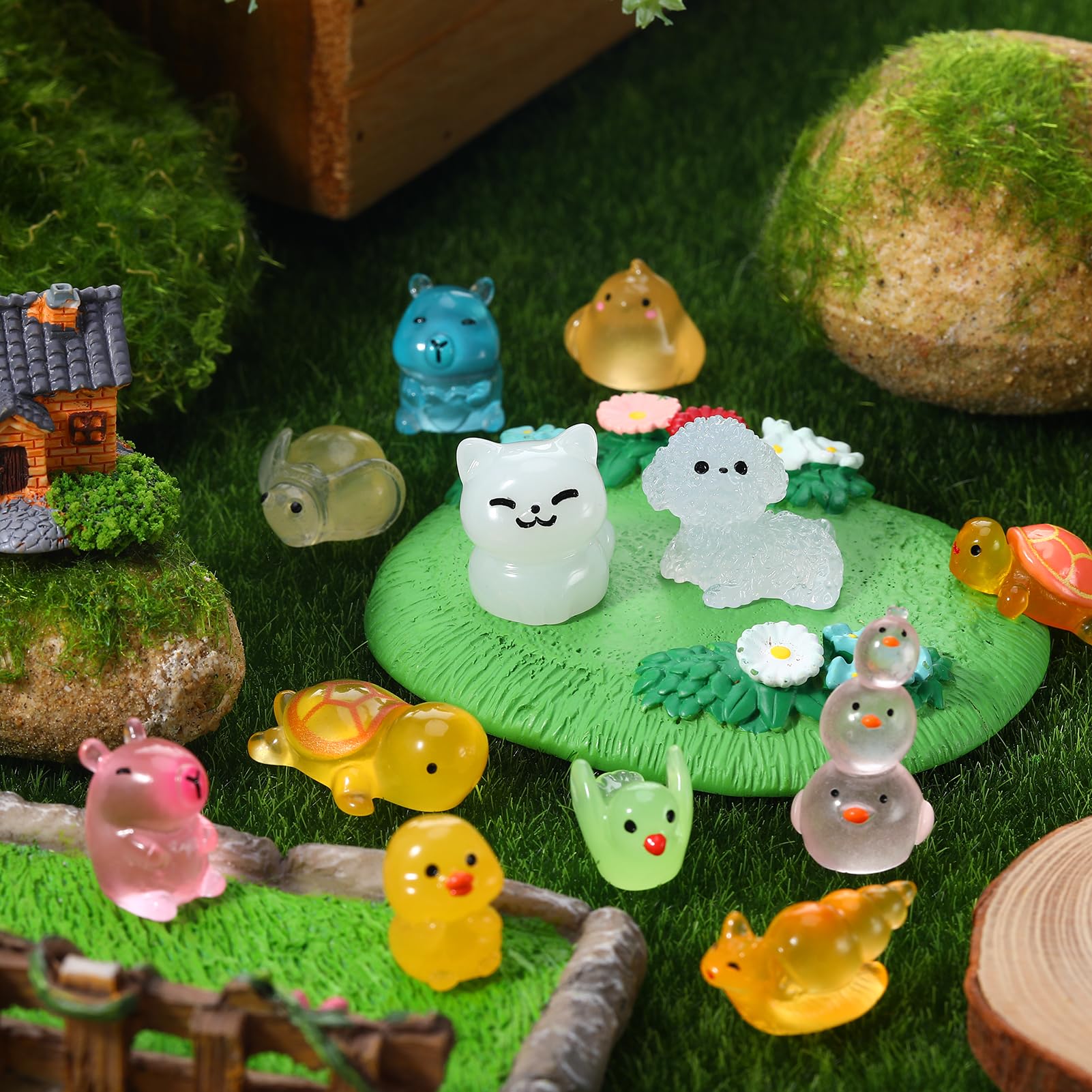 Hoemwarm 100-Piece Glow-in-the-Dark Mini Resin Animals – Unique Figurines for Dollhouse, Garden, Aquarium & DIY Decor