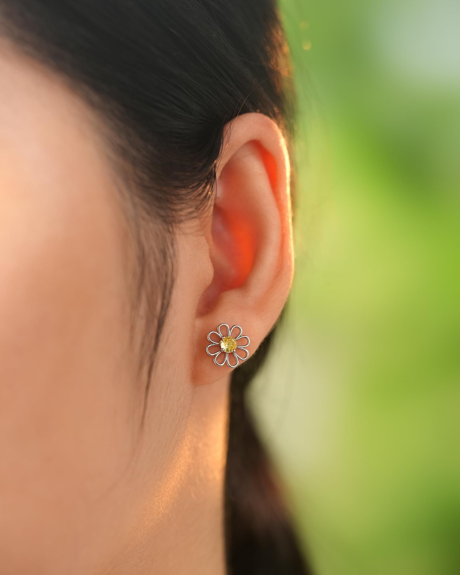 Hypoallergenic Daisy Stud Earrings for Granddaughter – Gold or Silver Plated with CZ, Gift Card & Pouch