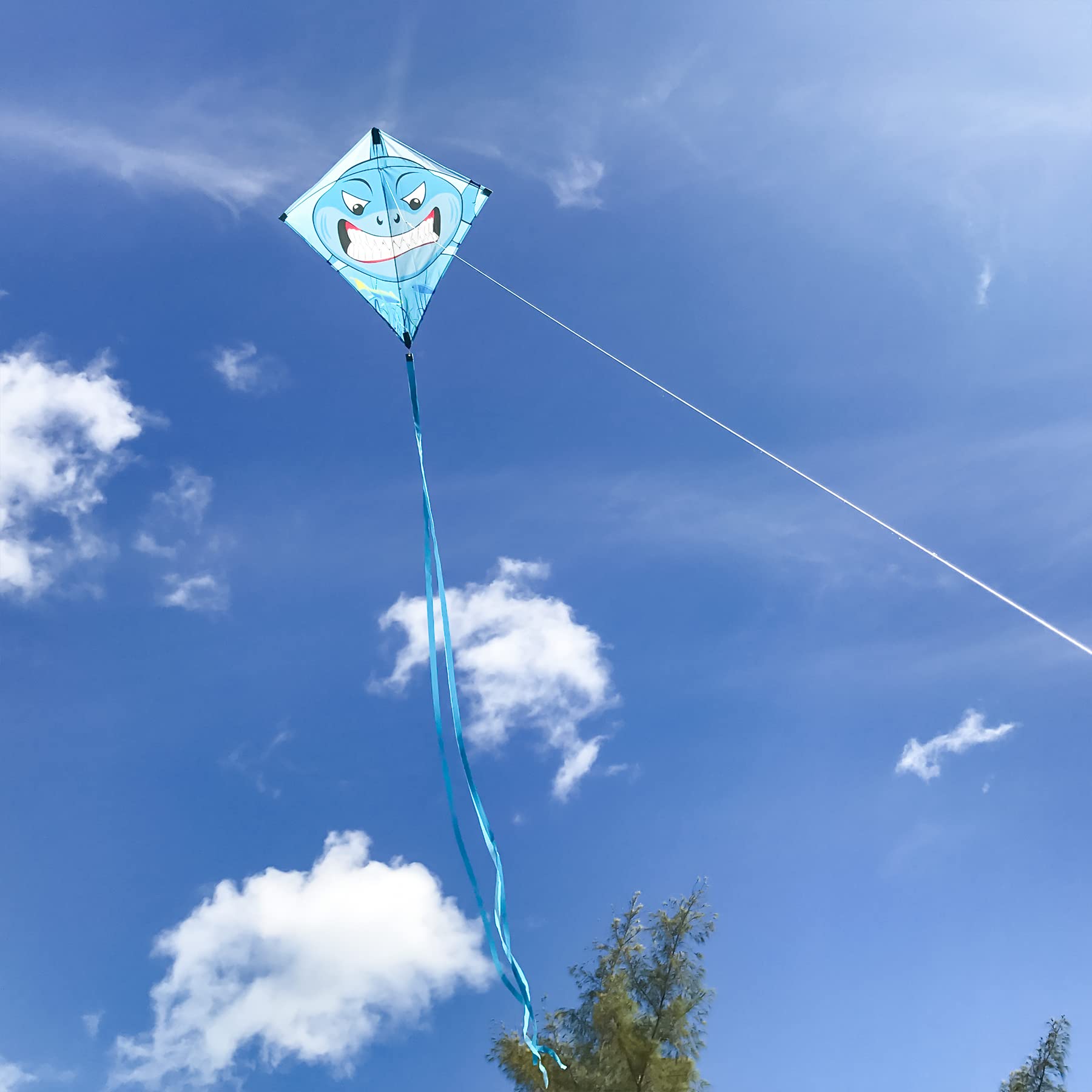 In the Breeze 30-Inch Shark Diamond Kite – Colorful, Easy-Flying Outdoor Kite for Kids & Beginners