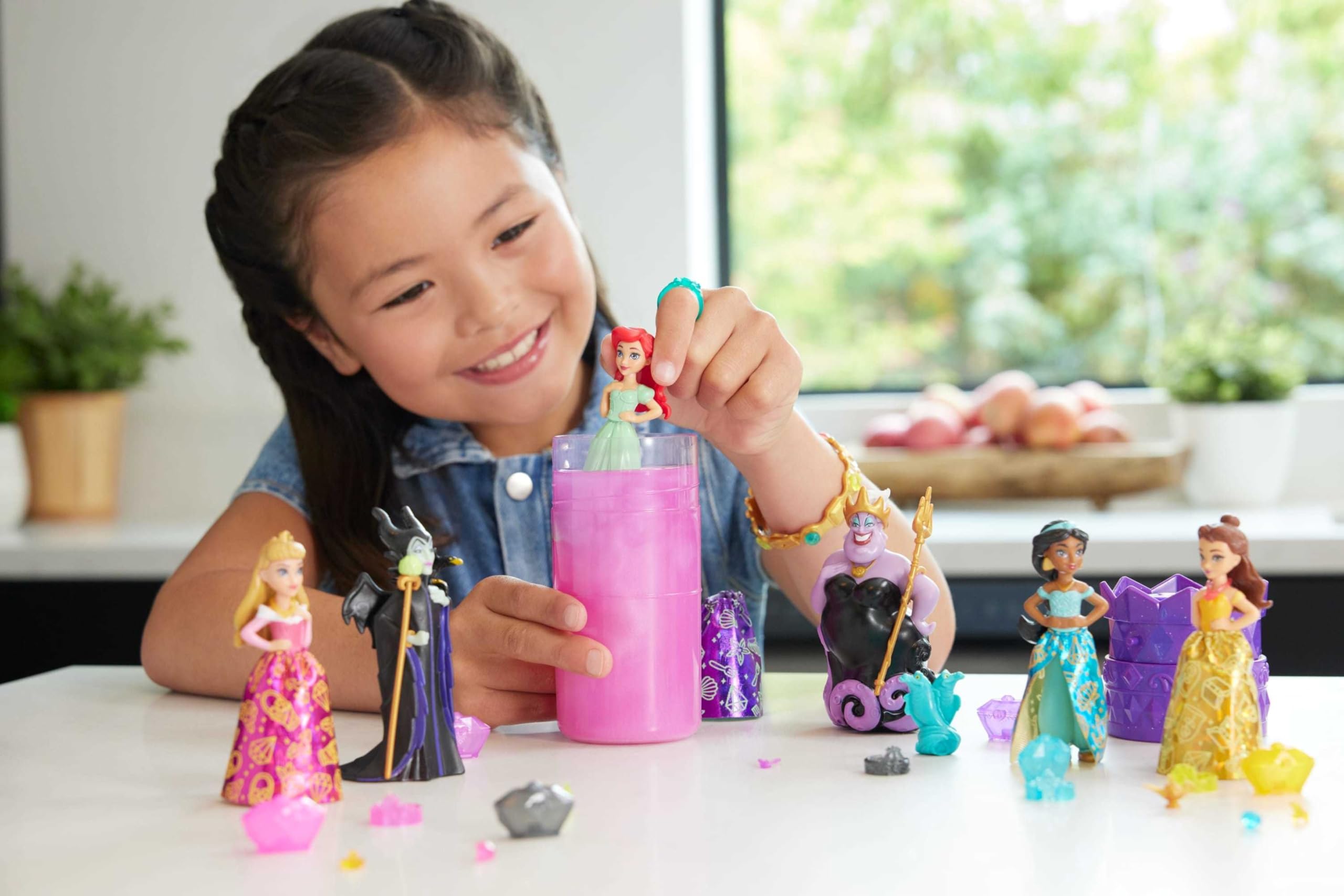 Mattel Disney Princess Royal Color Reveal Small Doll Surprise – 6 Surprises Including Bracelet & Ring