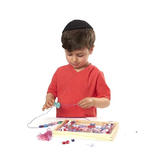 Melissa & Doug Heart Beads Wooden Bead Kit – 120+ Beads & 5 Cords for Kids Jewelry Making