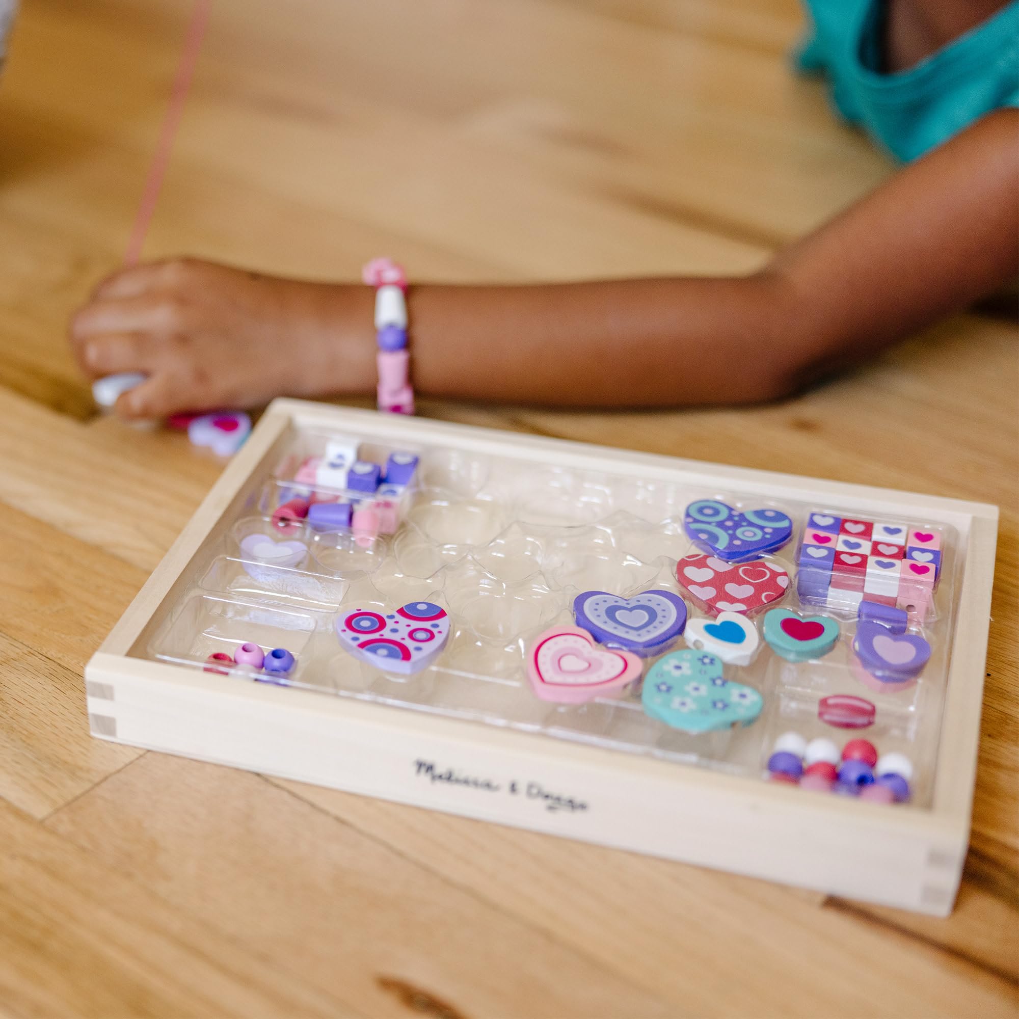 Melissa & Doug Heart Beads Wooden Bead Kit – 120+ Beads & 5 Cords for Kids Jewelry Making