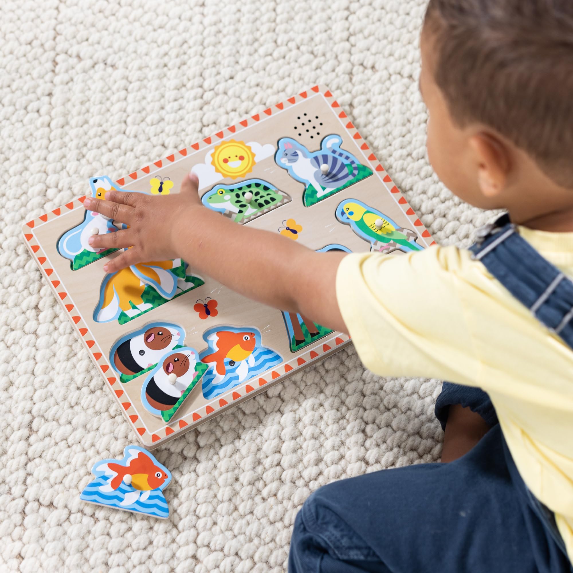 Melissa & Doug Zoo Pet Animals Sound Puzzle – 8-Piece Wooden Peg Puzzle with Light-Activated Animal Sounds for Toddlers Ages 2+
