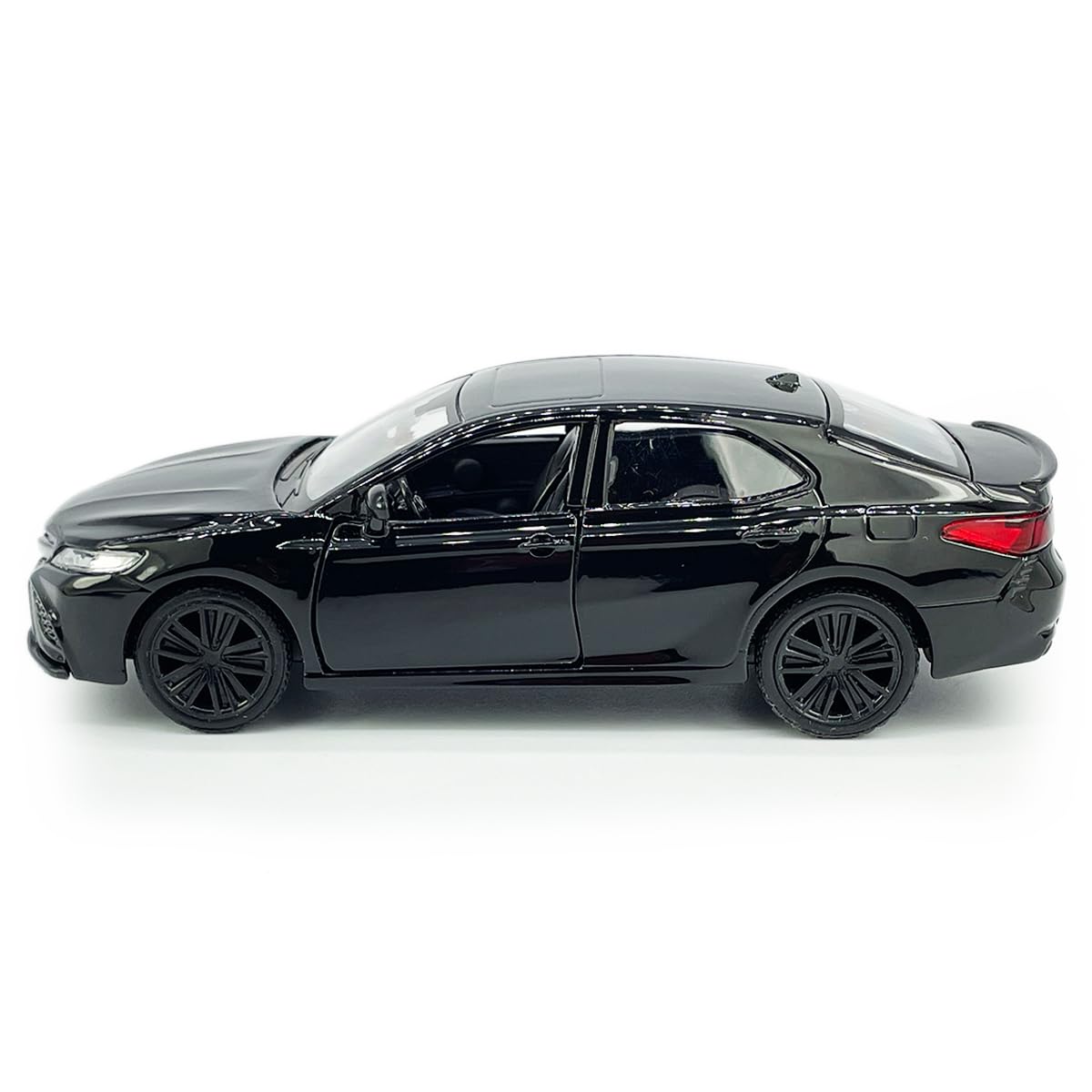 Metanyl 1/36 Scale Camry XSE 2022 Diecast Car - Black, Pull Back, Doors Open, Alloy Metal Toy for Boys & Collectors