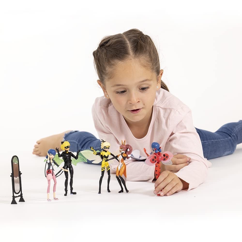Miraculous Cat Noir 12cm Poseable Doll with Staff and Bat Wings