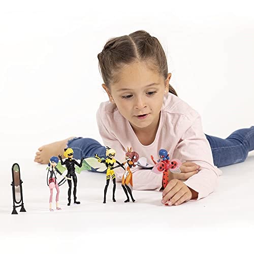 Miraculous Cat Noir 12cm Poseable Doll with Staff and Bat Wings