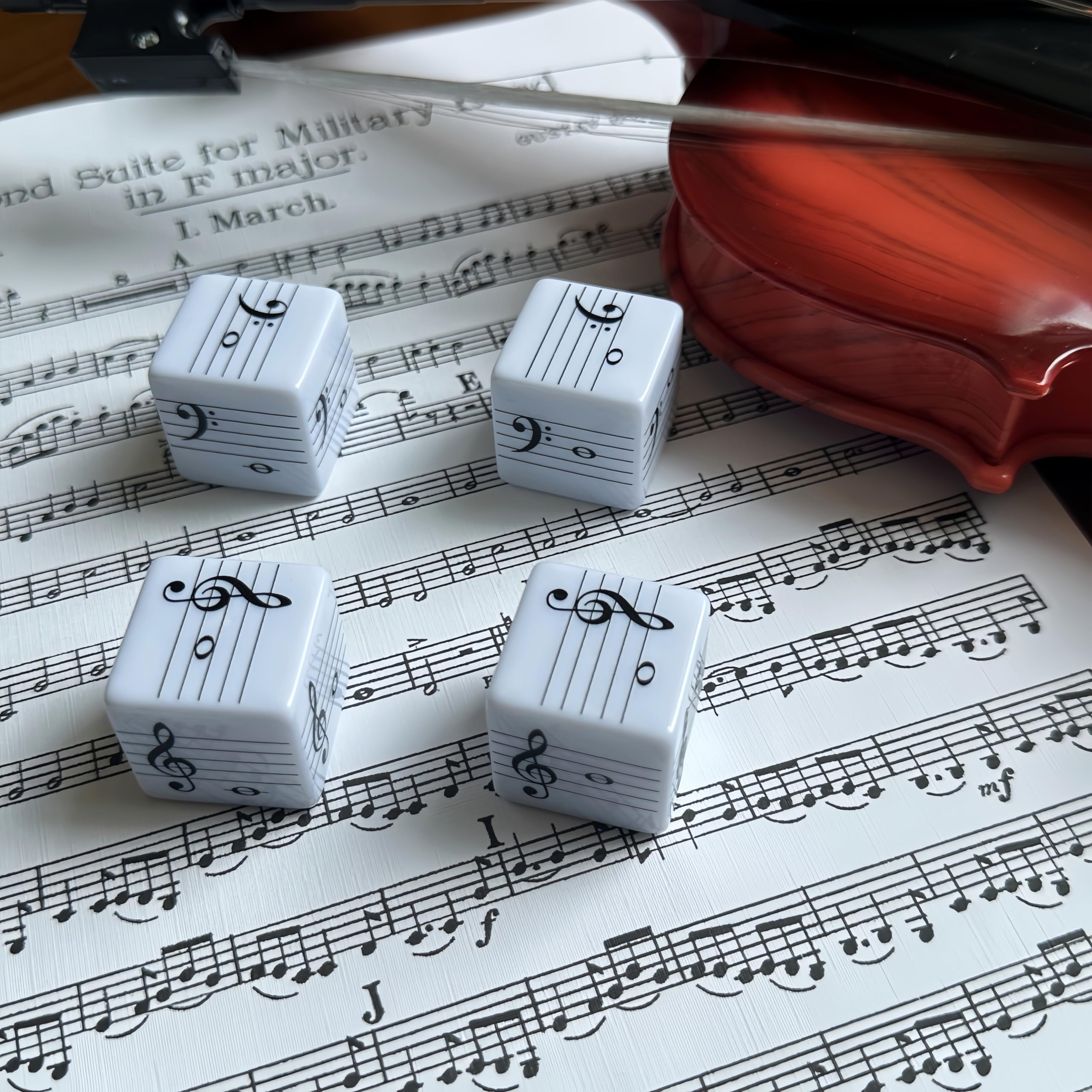 MLEJIAKJ Music Note Dice Set – 4 Large 25mm Dice with Treble and Bass Clef Notation for Music Theory Learning
