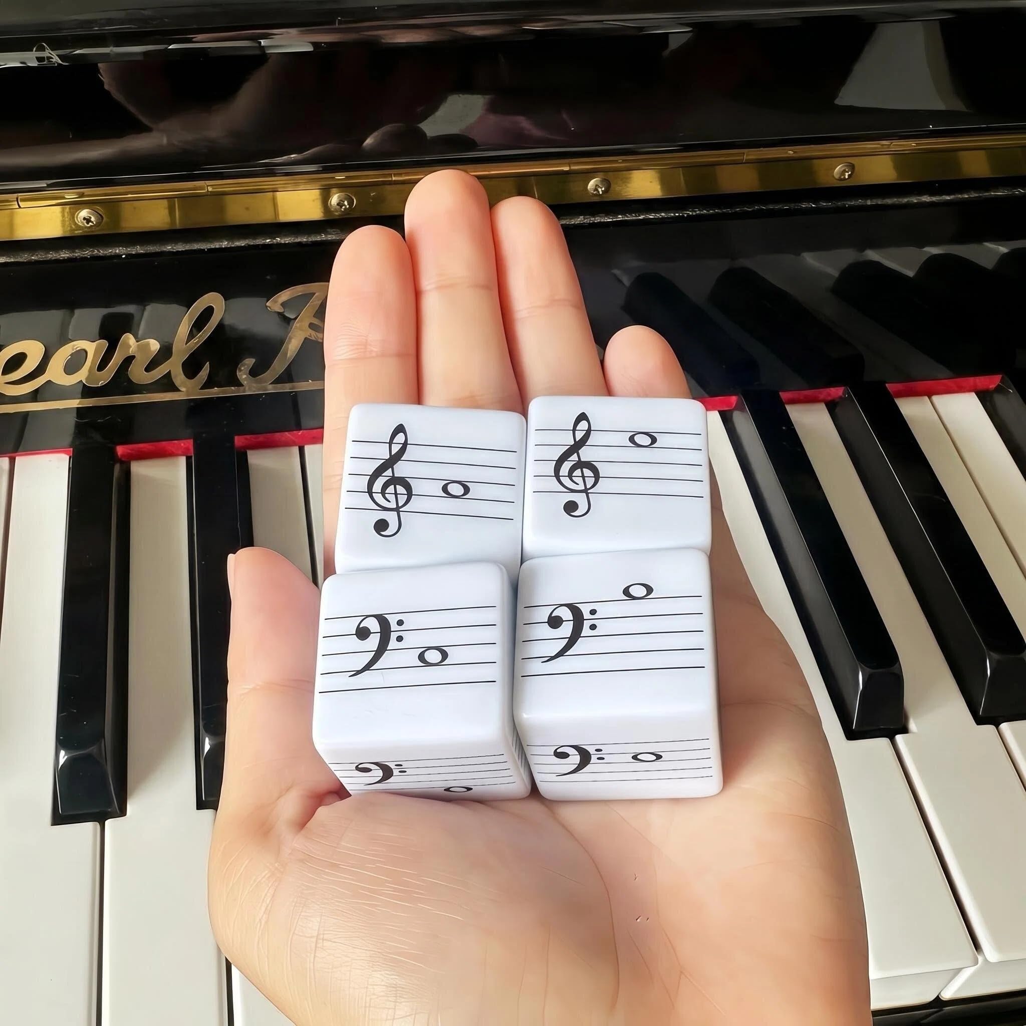 MLEJIAKJ Music Note Dice Set – 4 Large 25mm Dice with Treble and Bass Clef Notation for Music Theory Learning