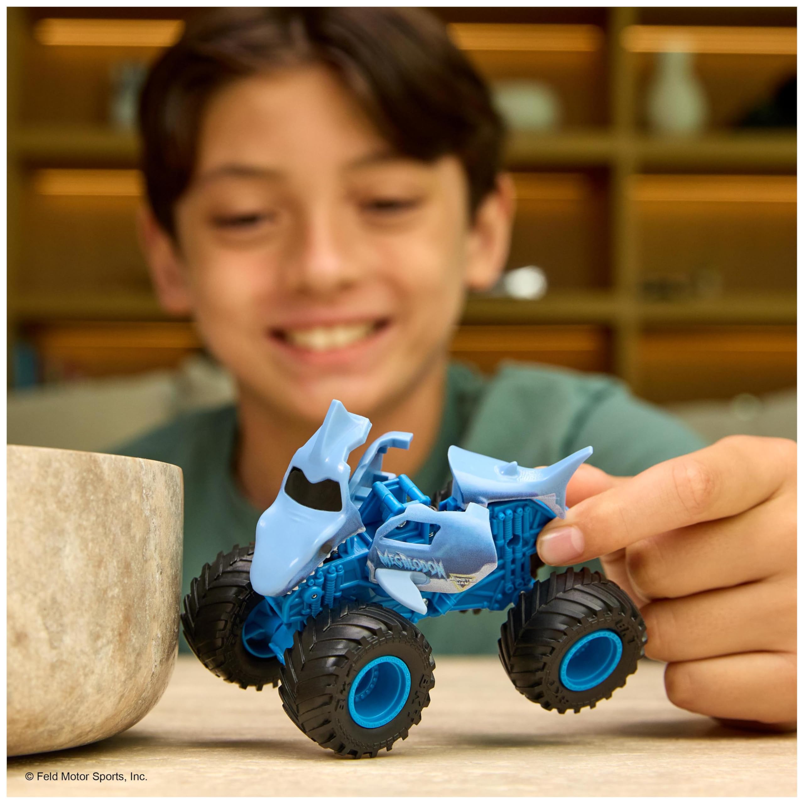 Monster Jam Smash & Bash Megalodon – 1:64 Die Cast Repairable Monster Truck for Kids Ages 3+