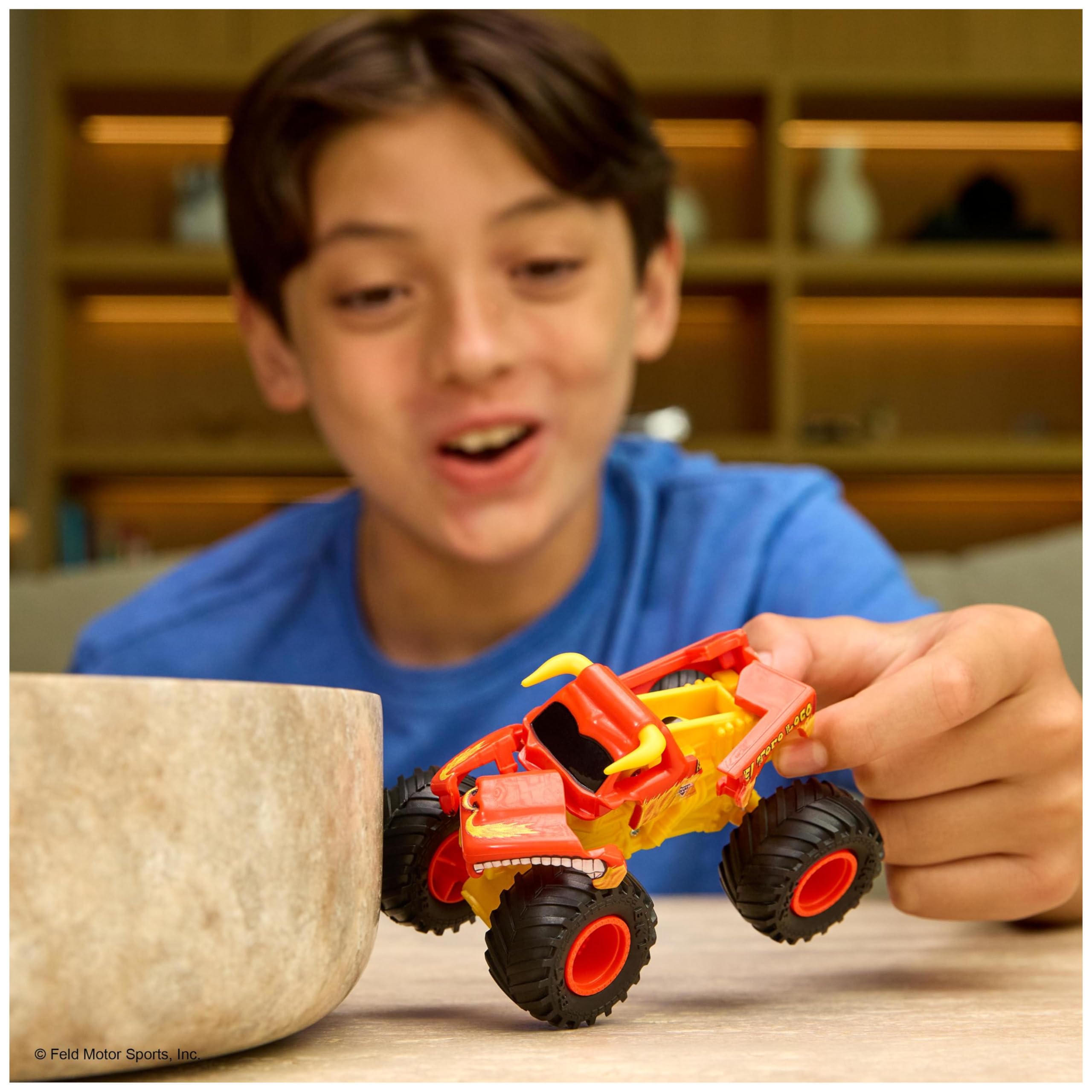 Monster Jam Smash & Bash Megalodon – 1:64 Die Cast Repairable Monster Truck for Kids Ages 3+