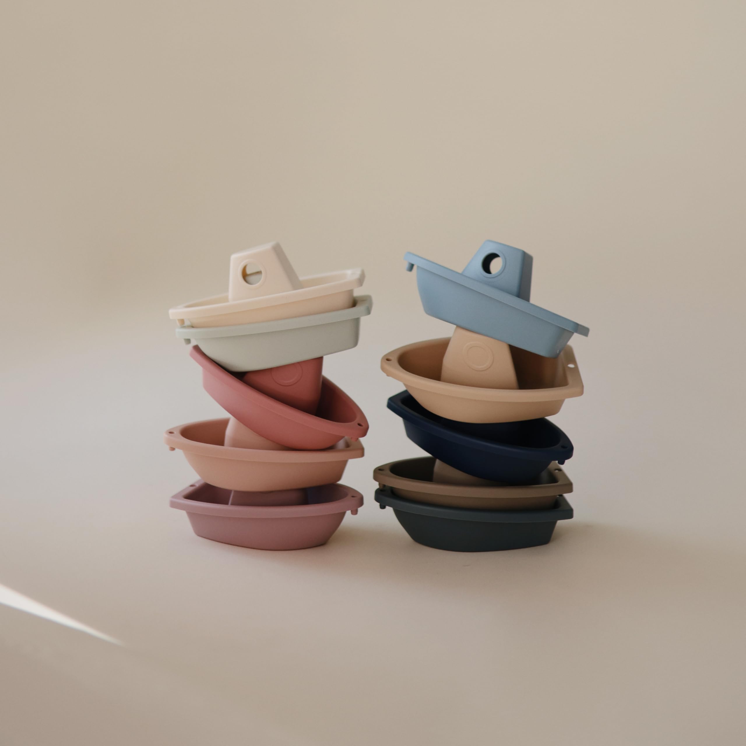 mushie Stackable Bath Boats (Ocean) - Set of 5 Floating Bath Toys, BPA-Free, Made in Denmark