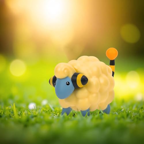 PKW3137 Clip 'n' Go Poké Balls: Voltilamm & Level Ball Set with 5 cm Figure