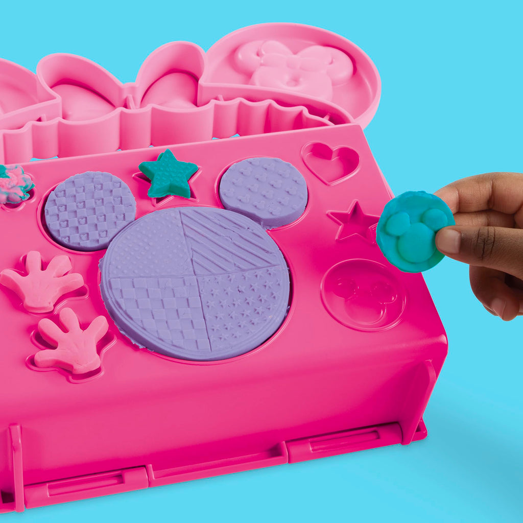 Play-Doh Disney Minnie Mouse On-the-Go Bakery Playset with Stamper Figure & 3 Cans, Toddler Arts & Crafts Toy for Ages 2+