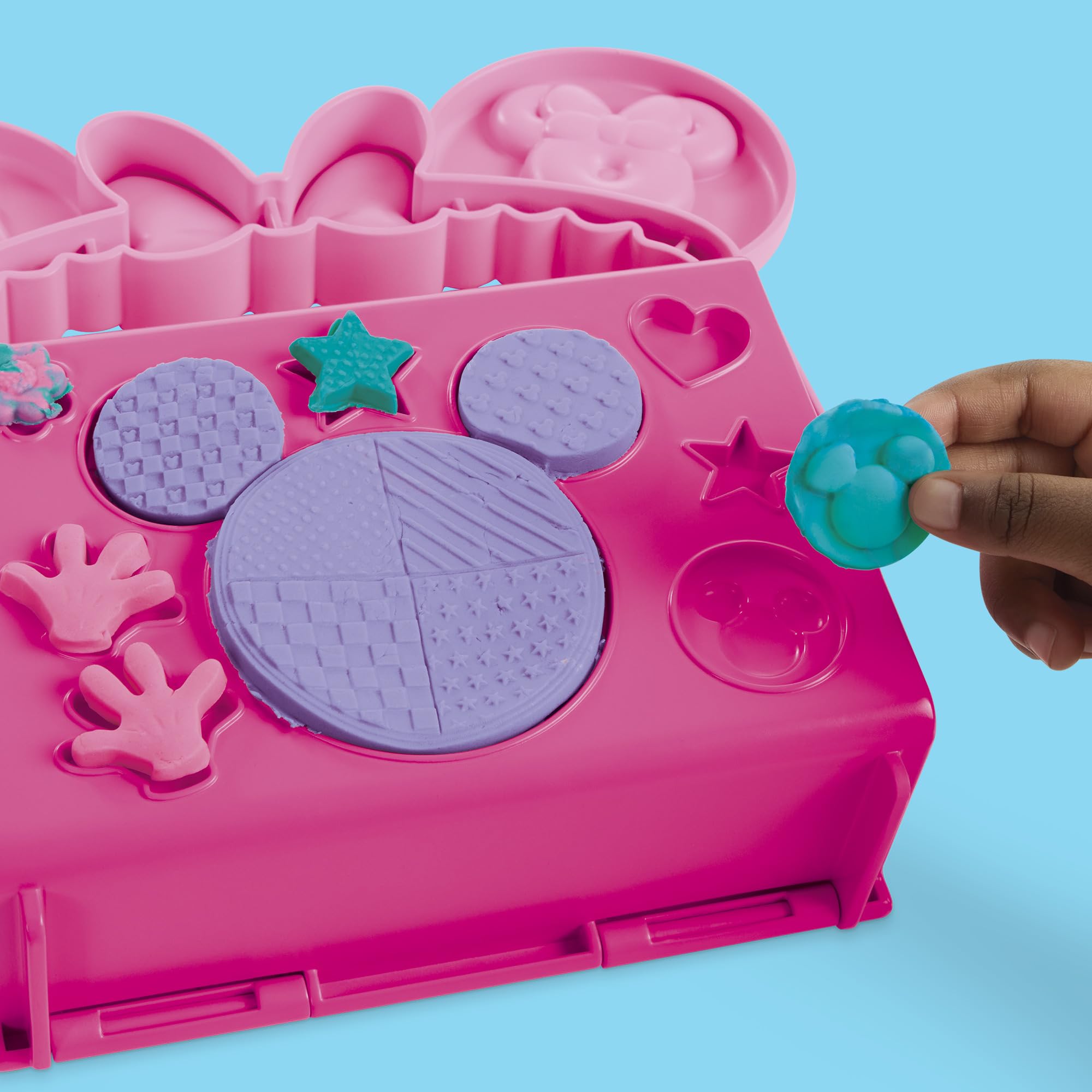 Play-Doh Disney Minnie Mouse On-the-Go Bakery Playset with Stamper Figure & 3 Cans, Toddler Arts & Crafts Toy for Ages 2+