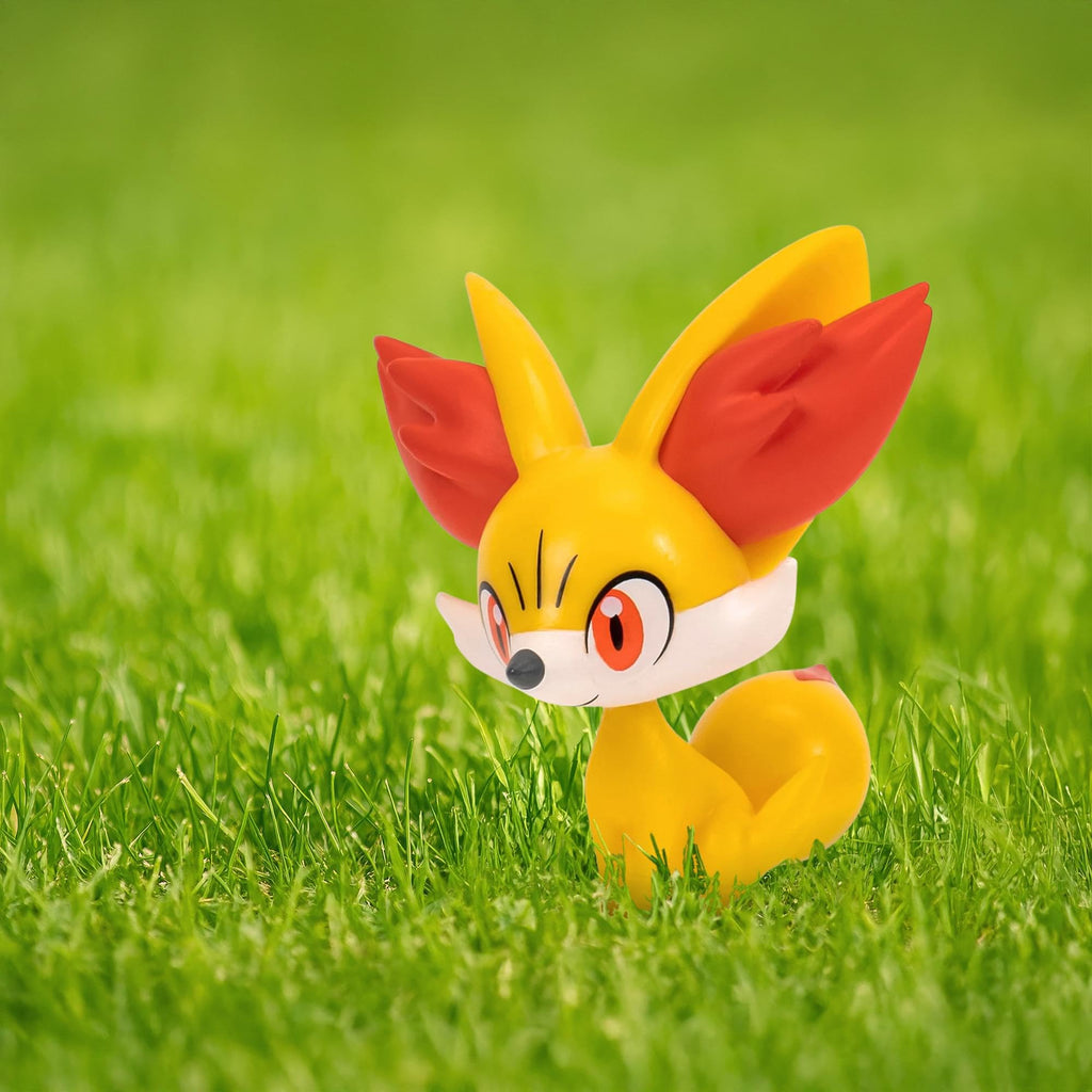 Pokémon Clip 'n' Go Poké Ball with Fynx Figure – Official 5 cm Collectible Toy