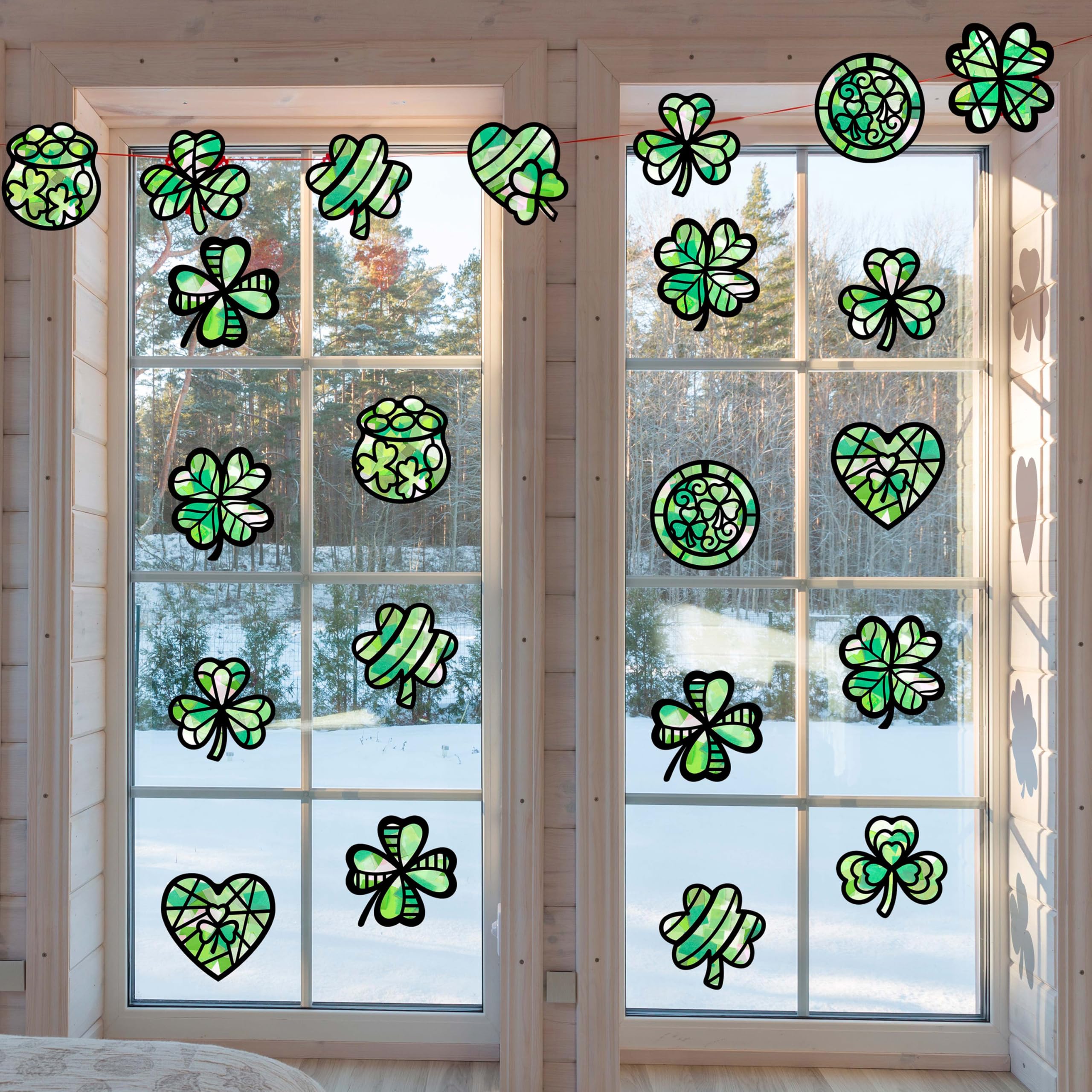 Renbuzhu St. Patrick's Day Suncatcher Craft Kit – 40 Shamrock Window Decorations