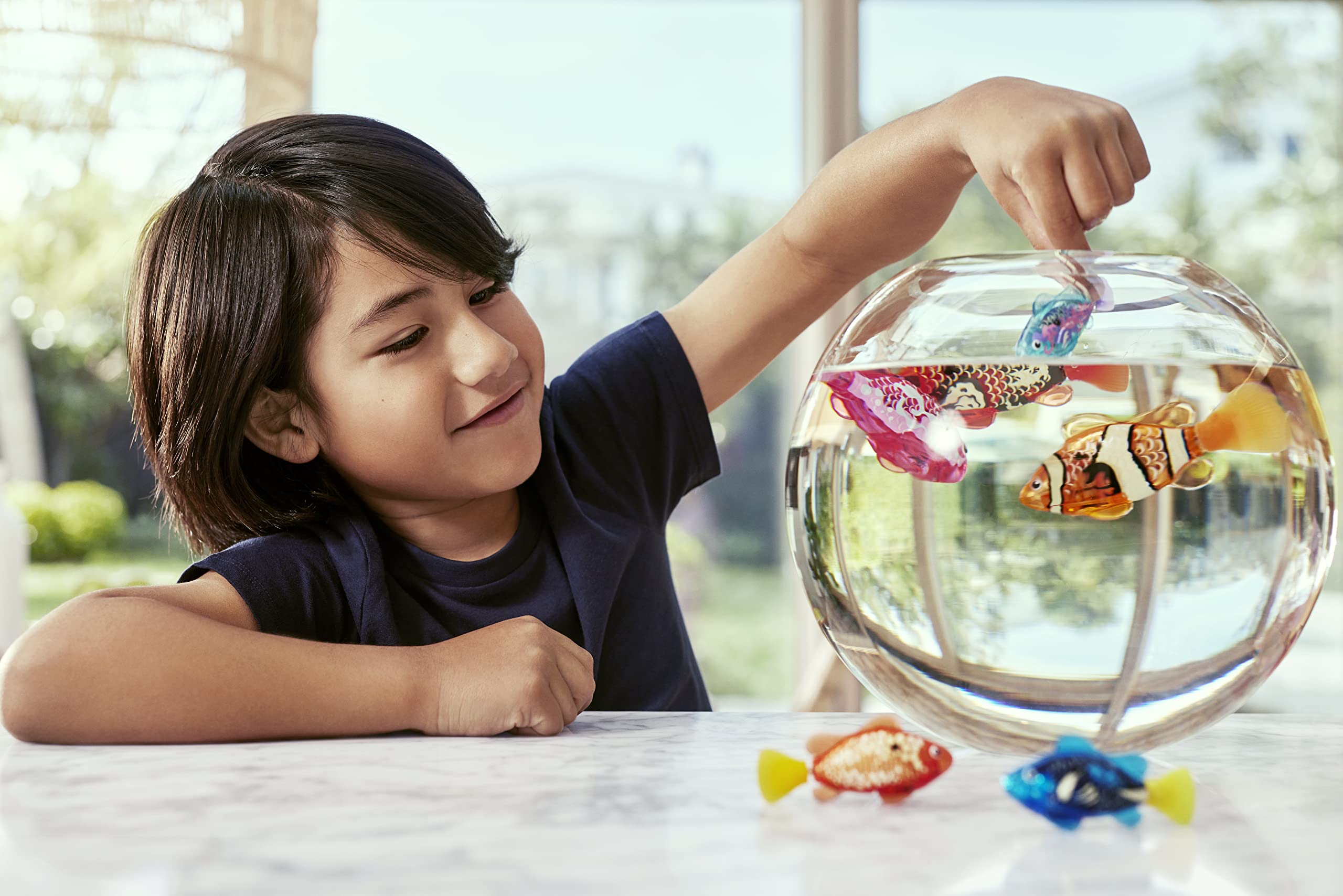Robo Alive ZURU Robo Fish 2-Pack (Pink + Golden) – Water-Activated Robotic Swimming Toy with Color Change, Amazon Exclusive Series 3