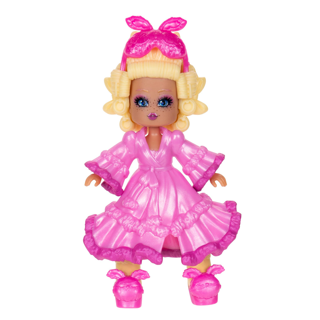 Royale High Dorm Room Playset – 3-Inch Doll with Transforming Furniture and Virtual Code for Snuggly Bunny