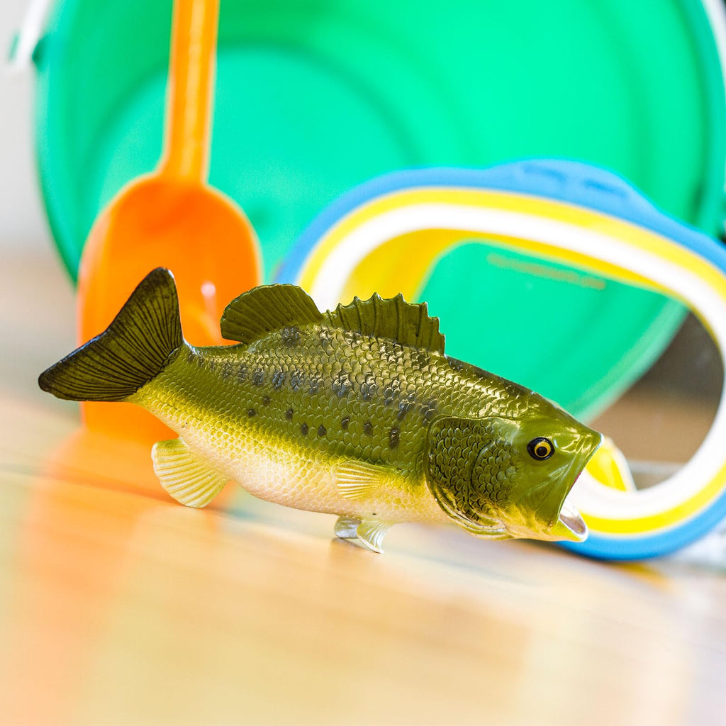 Safari Ltd. Largemouth Bass Figurine – Hand-Painted 6.25 Inch Model, Educational Toy for Kids