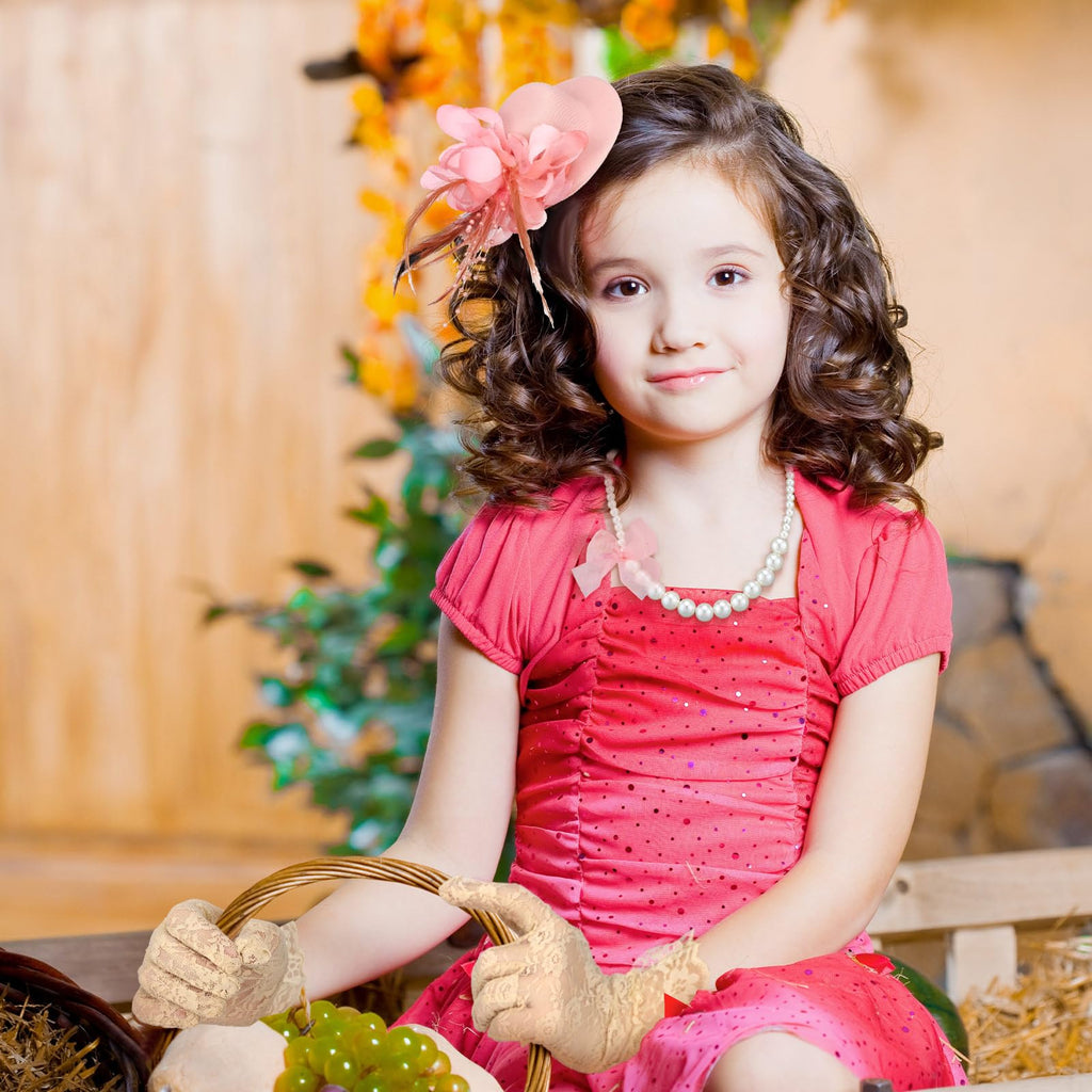 Sintege 4-Piece Girls Tea Party Set – Fascinator Hat, Pearl Necklace, Lace Gloves & Fan