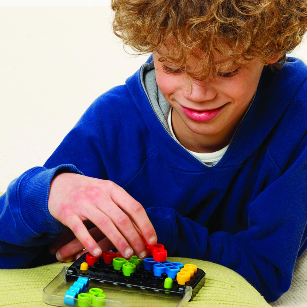 SmartGames IQ Twist - Travel Brain Game with 120 Challenges for Ages 6+