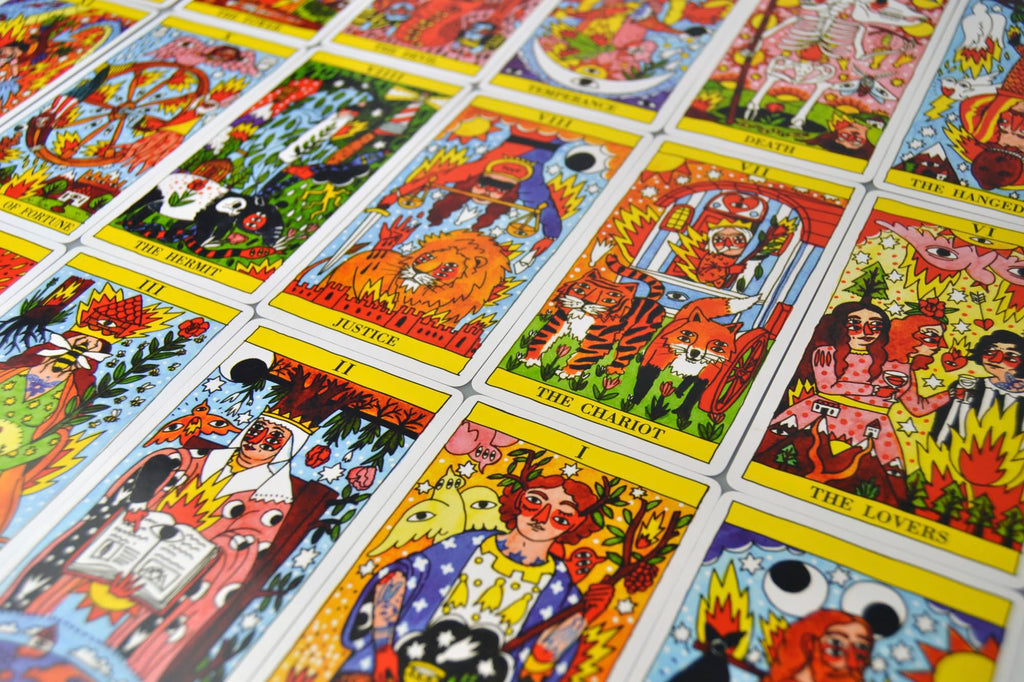 Tarot del Fuego by Heraclio Fournier – 78 Hand-Drawn Cards on Premium Cardstock