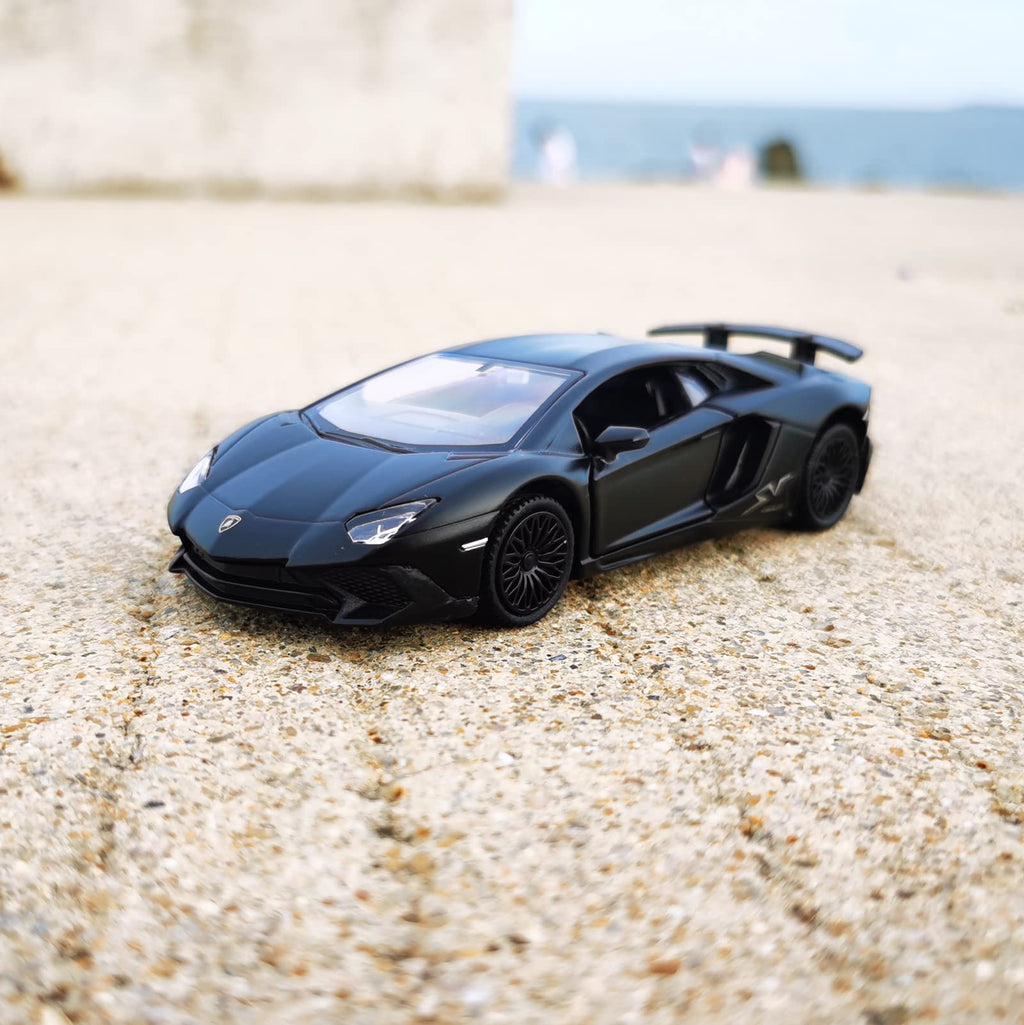 TOKAXI 1/36 Scale LP750-4 SV Diecast Car Model with Pull-Back Action and Opening Doors, Matte Finish